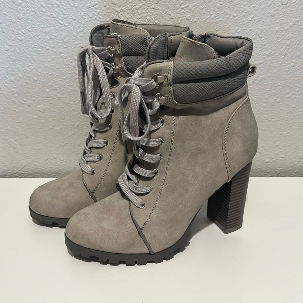 Just Fab - NEW - Size 9 Women’s Light Gray Zip/Lace Up Heel Boots